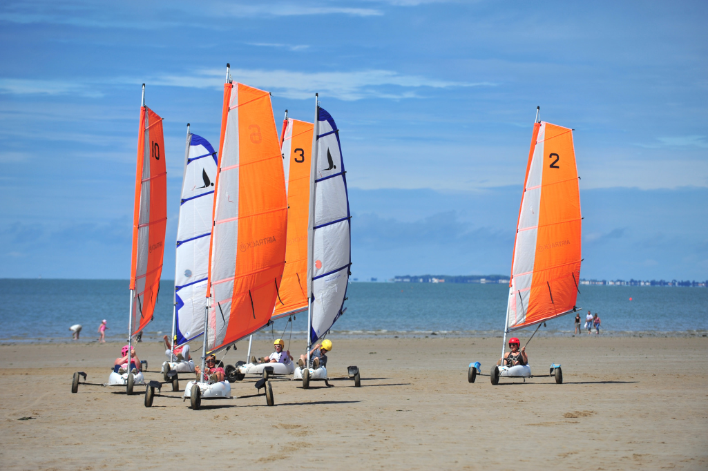 Cours de char à voile sur la plage de la Grande Côte